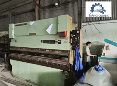 Chấn thủy lực tôn sắt các loại. Cắt hoa văn theo yêu cầu