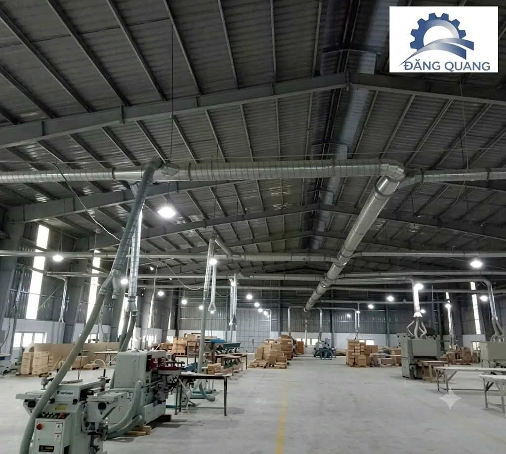 bằng cách di chuyển một vật chỉ thị